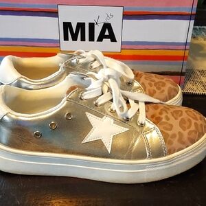 Mia Kids girls shoes size 5